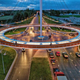 Illustration for article titled Londons New Bridge For Pedestrians Solves a Common Problem With Clever Engineering